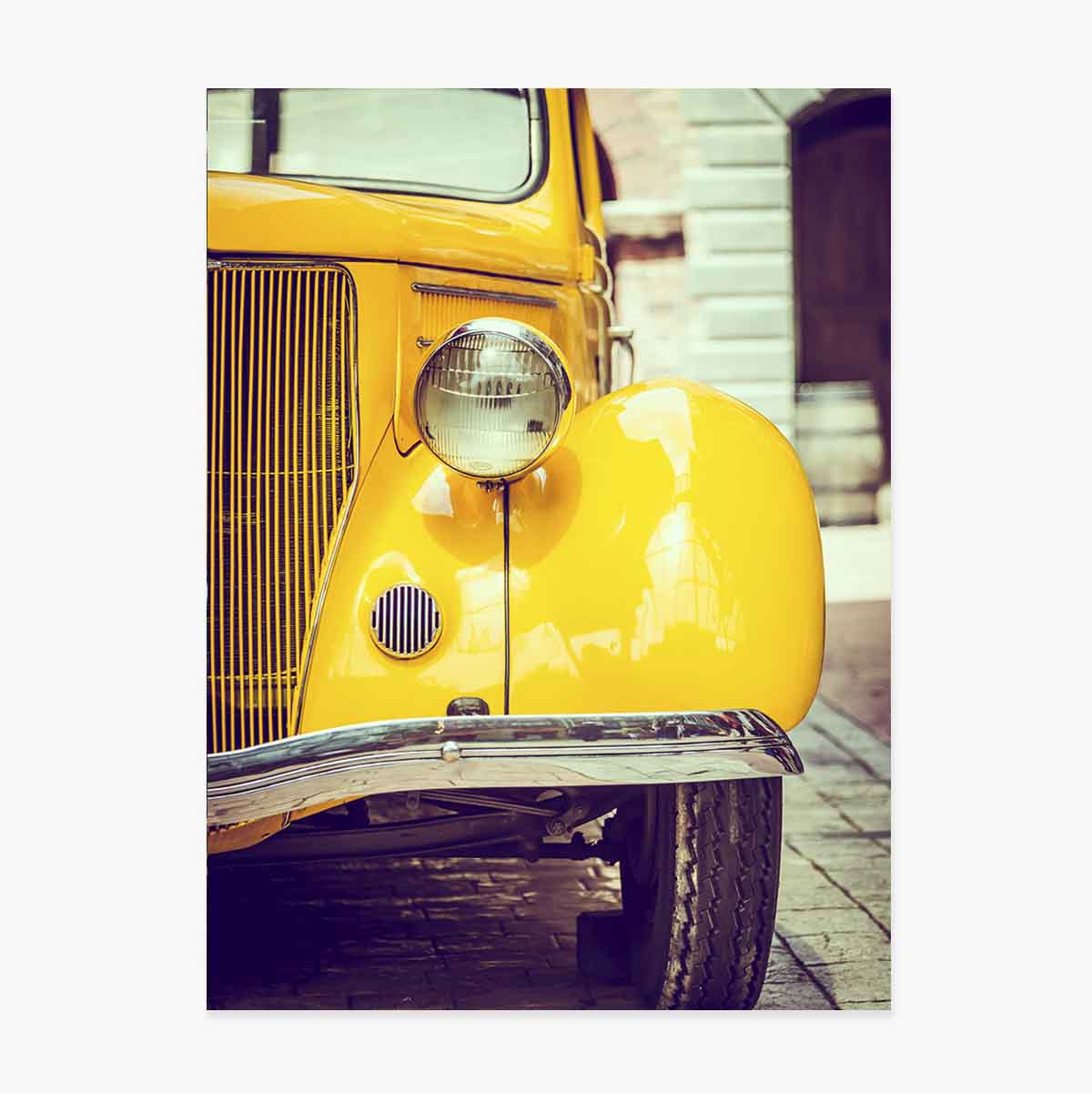 Poster: Auto vintage gialla